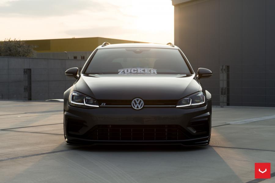  Volkswagen Golf R Estate on Vossen Wheels (VFS-10) 2017 года  (фото 23 из 30)